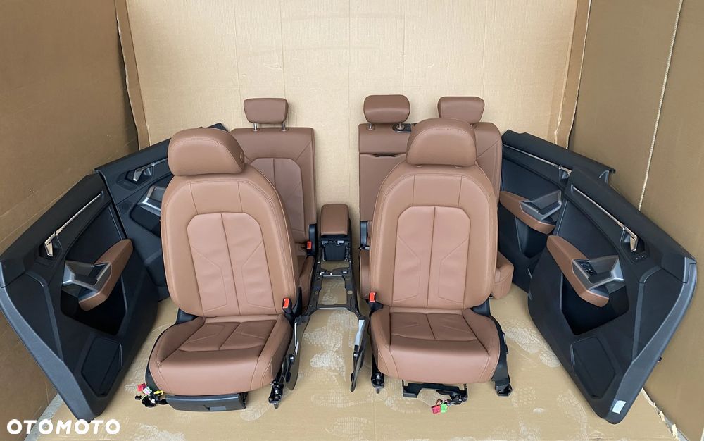 Audi Q3 83A kompletny środek Fotel fotele kanapa skóra boczki brązowe 32km