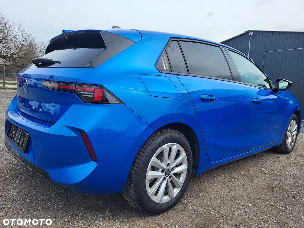 Opel Astra 1.2 Turbo Elegance - 4