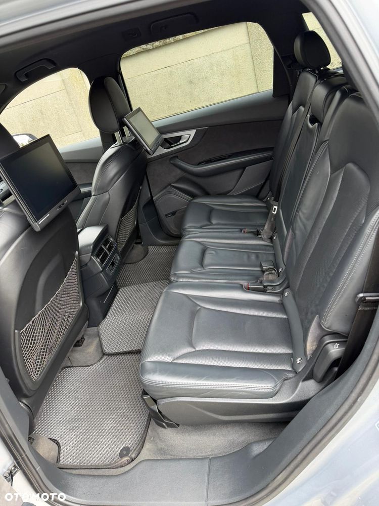 Audi Q7 - 11