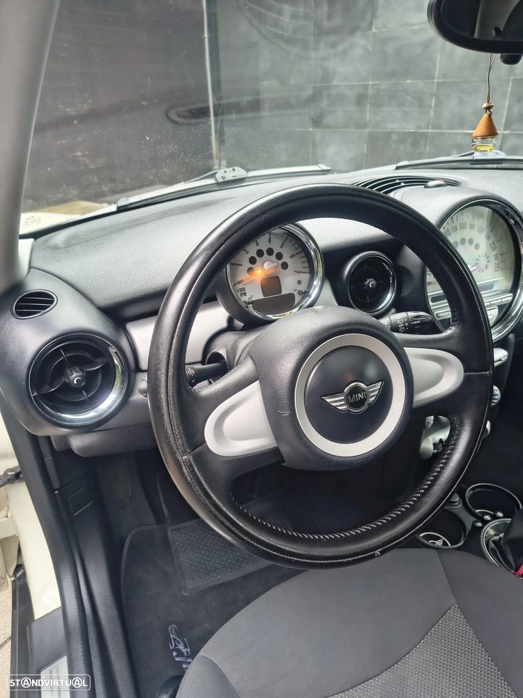 MINI 3 Portas One D - 17
