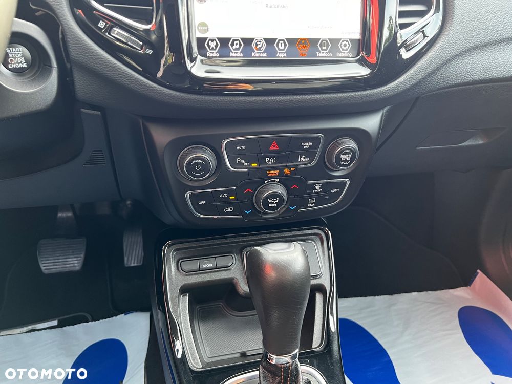 Jeep Compass - 24