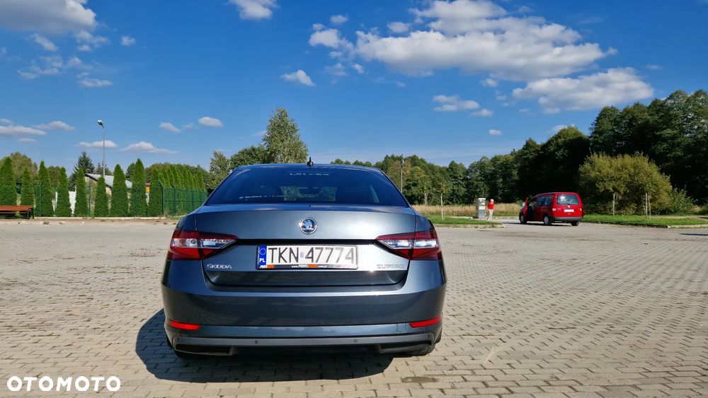 Skoda Superb 2.0 TDI Ambition DSG - 16