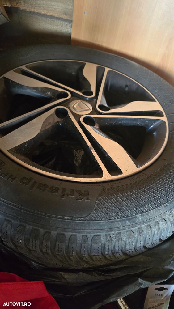 Dacia Duster TCe 150 GPF Prestige jante 16" - 23