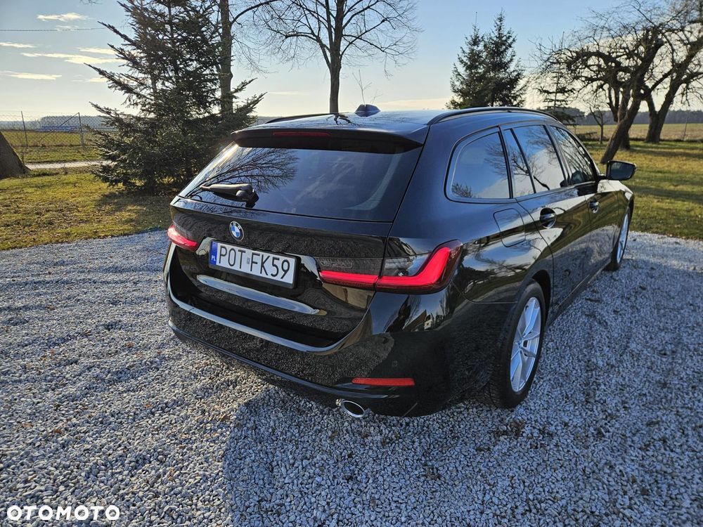 BMW Seria 3 318d Sport Line Shadow - 29