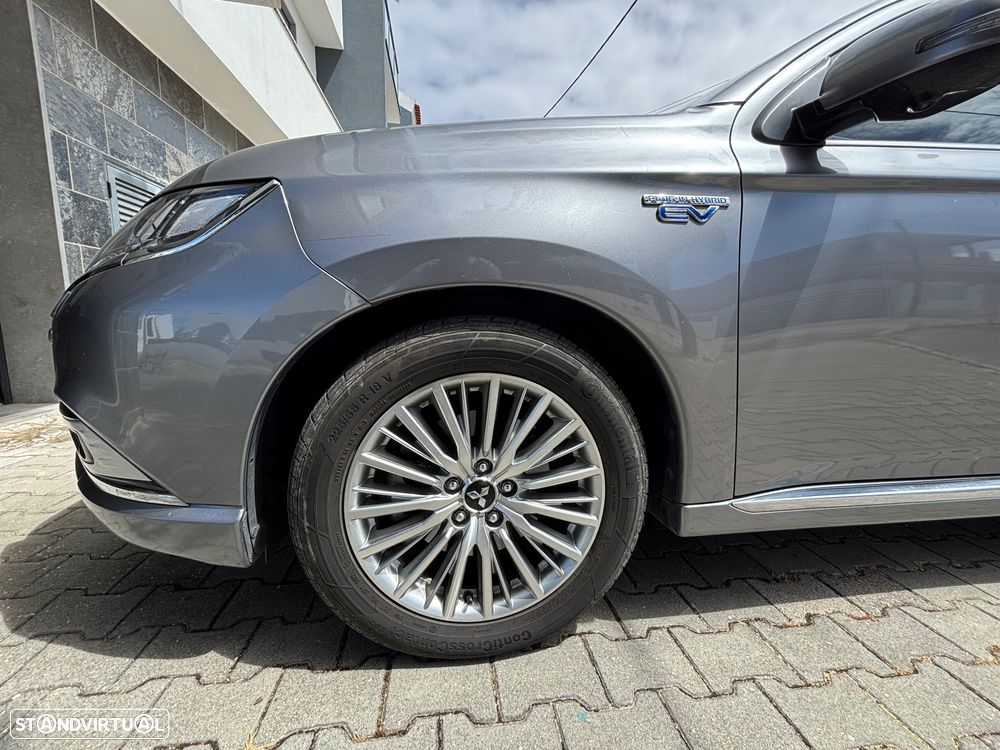 Mitsubishi Outlander - 12