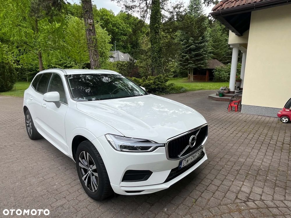 Volvo XC 60 T4 Momentum Pro - 1