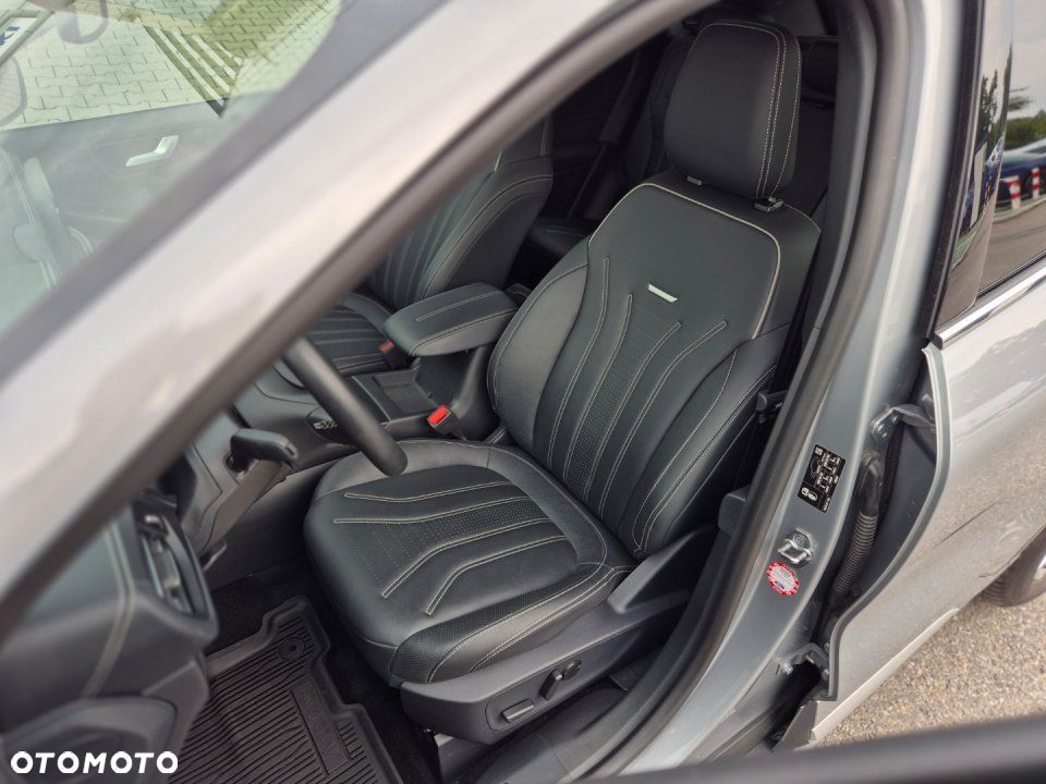 Ford Kuga - 21