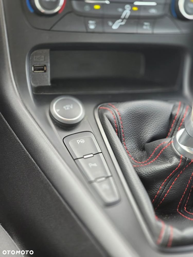 Ford Focus 1.5 EcoBoost STart-Stopp-System ST-LINE - 8