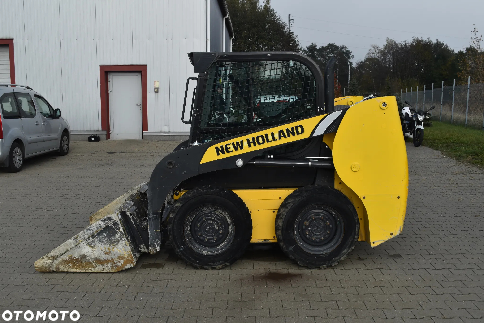 New Holland L 216 - 4