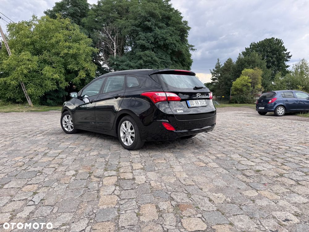 Hyundai i30 i30cw 1.6 CRDi Fifa World Cup Edition - 8