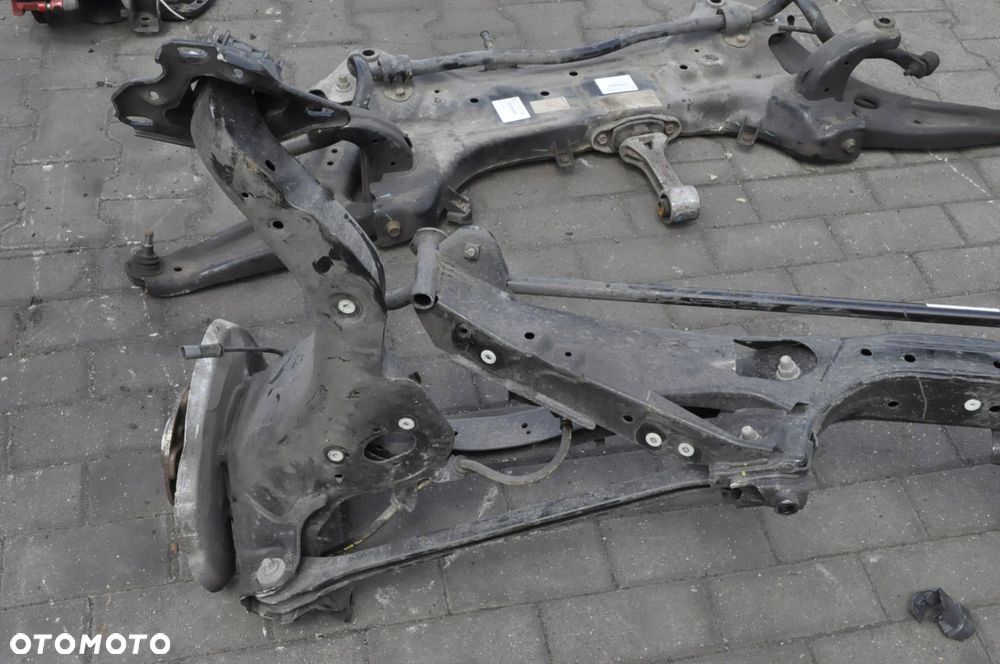 BMW F39 F44 F46 F48 1.5 136KM 2.0 16V 192KM ZAWIESZENIE BELKA TYŁ 6851560 - 6