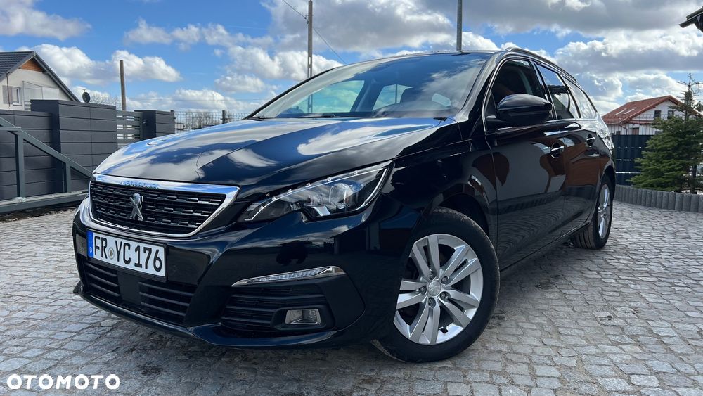 Peugeot 308 BlueHDi 130 EAT8 Stop & Start Allure Business-Paket - 1