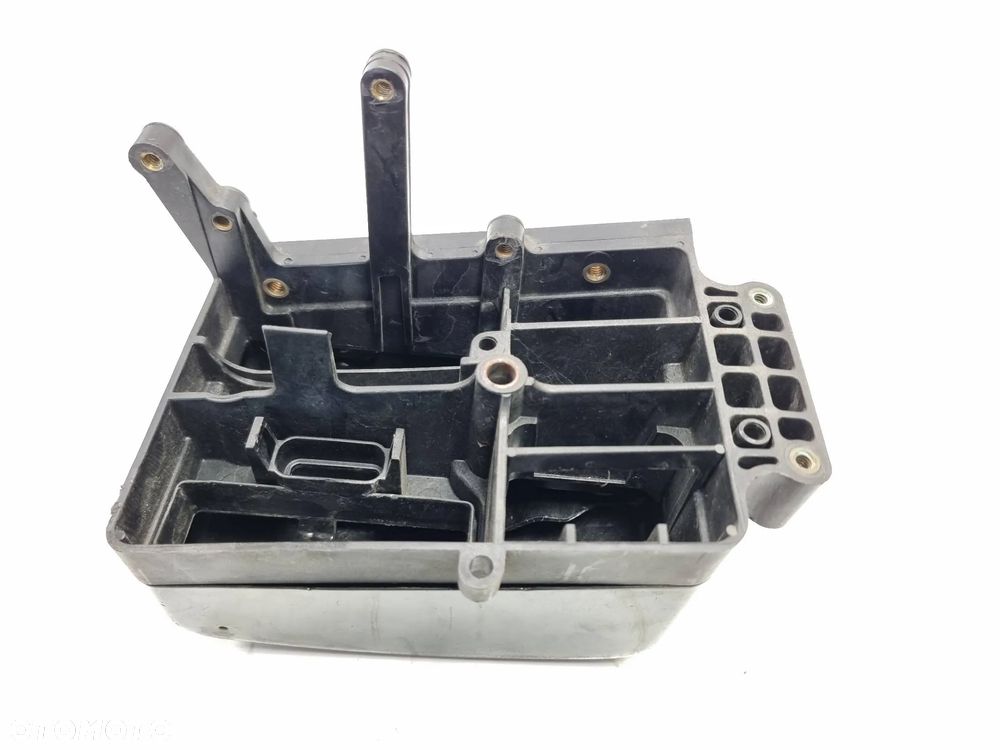 HARLEY-DAVIDSON DYNA FXD 1450.0 2006 benzyna manual Osłona akumulatora - 1