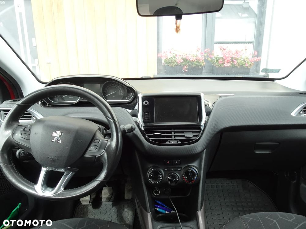 Peugeot 2008 1.2 Pure Tech Active S&S - 9
