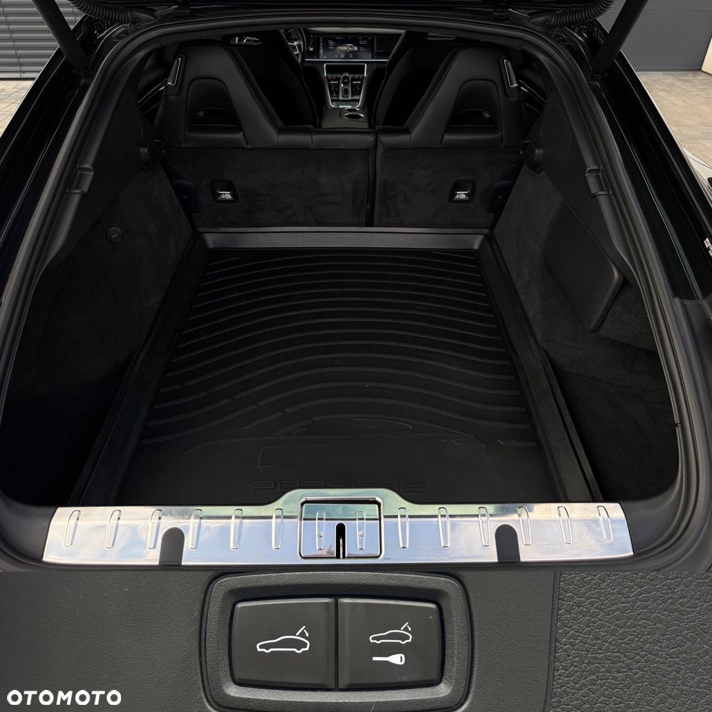 Porsche Panamera Turbo - 39