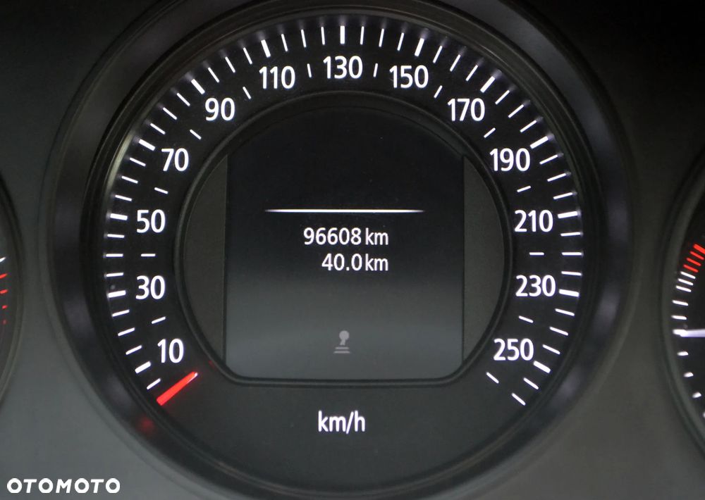 Renault Megane 1.6 SCe Business - 8
