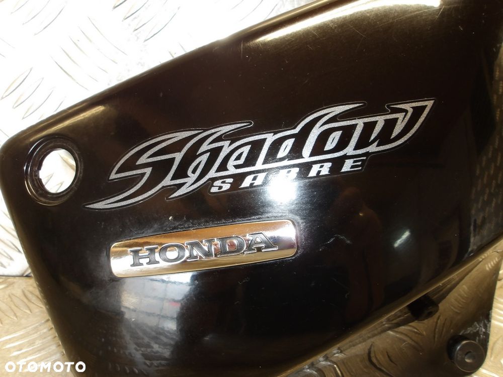 Boczek osłona bocznka prawa HONDA VT 1100 C2 SHADOW SABRE 00-07r   PN. 83510-MCK-A60 - 2