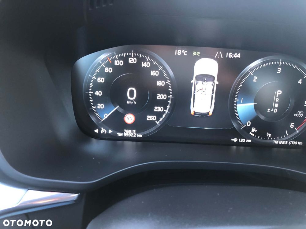 Volvo XC 60 D4 Momentum Pro - 24