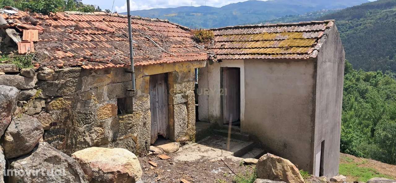 Oportunidade Única: Moradia para reconstrução em Penha Longa, Marco de - Grande imagem: 2/14