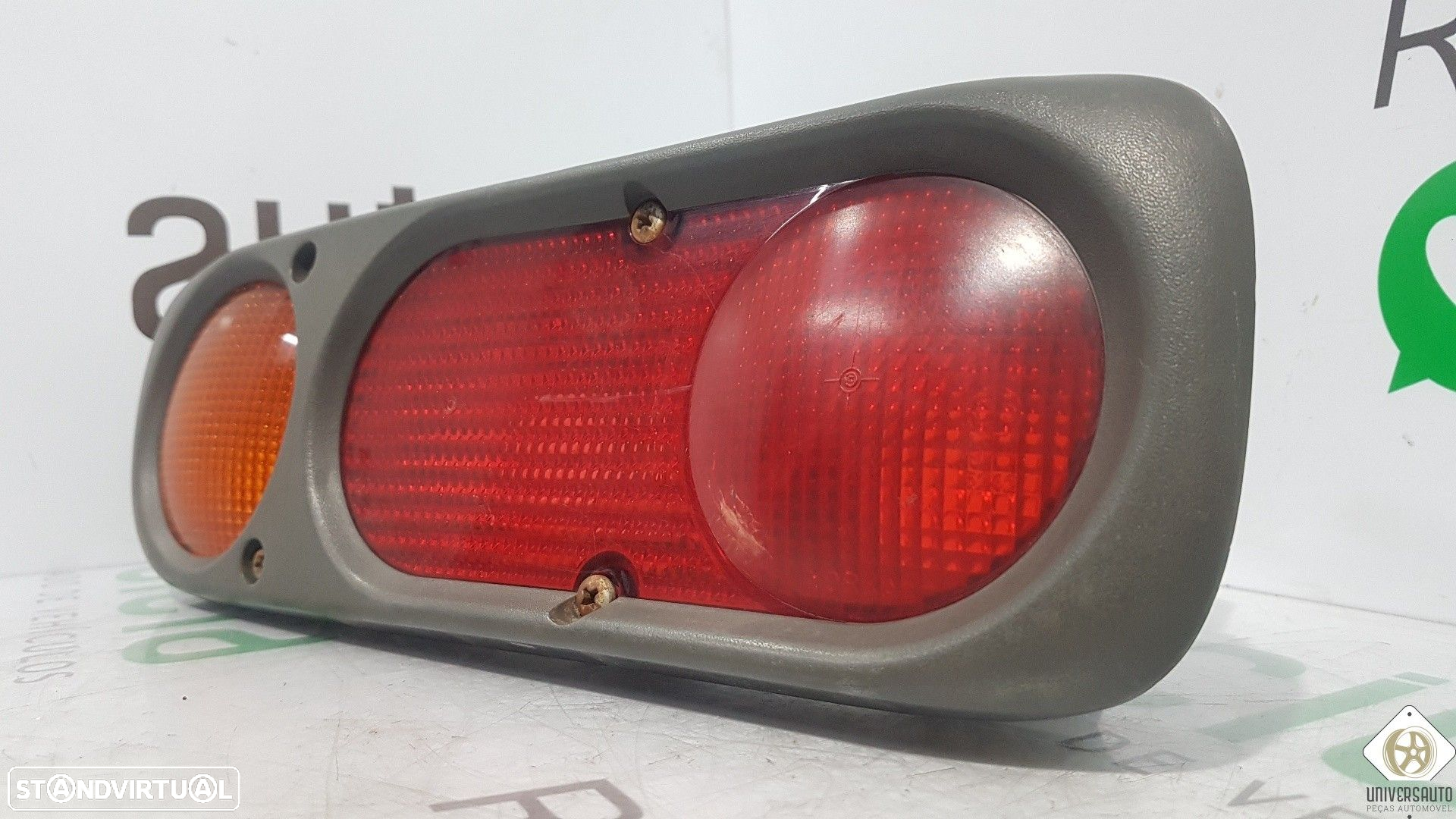 FAROLIM TRASEIRO ESQUERDO PARA-CHOQUES NISSAN TERRANO II 2001 - 3