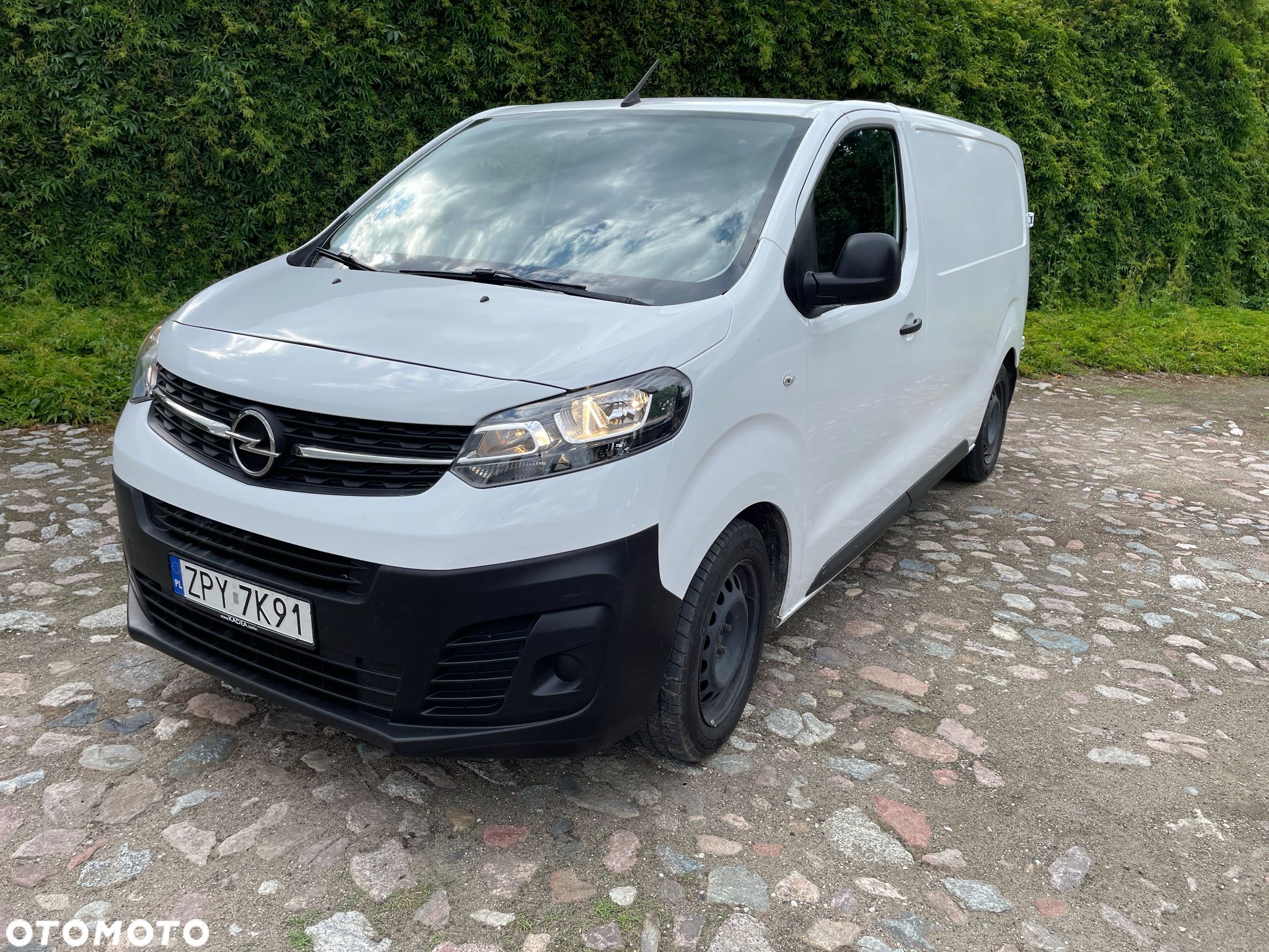 Opel Vivaro - 1