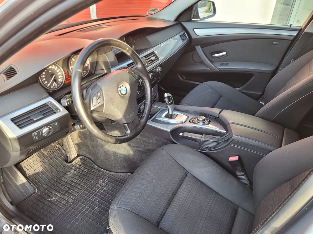 BMW Seria 5 520d - 23