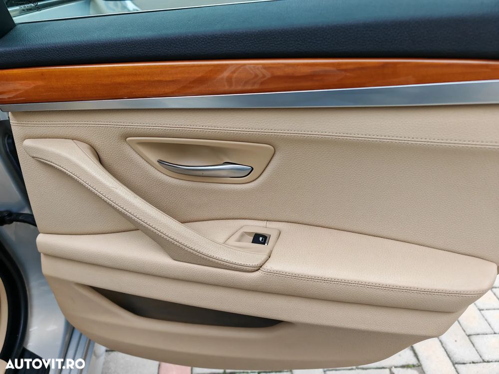 BMW Seria 5 525d xDrive AT - 36