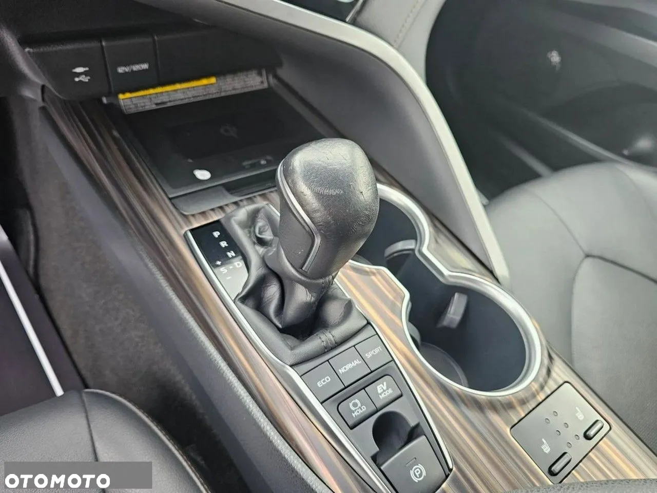 Toyota Camry - 25