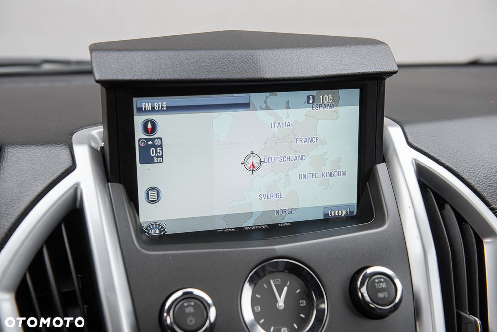 Cadillac SRX - 22