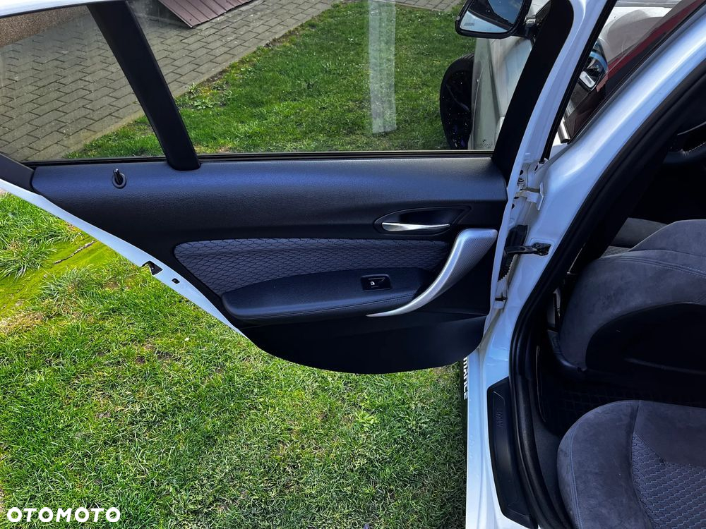 BMW Seria 1 116d - 24