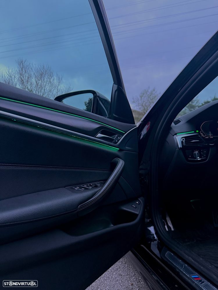 BMW 530 e Pack M - 16