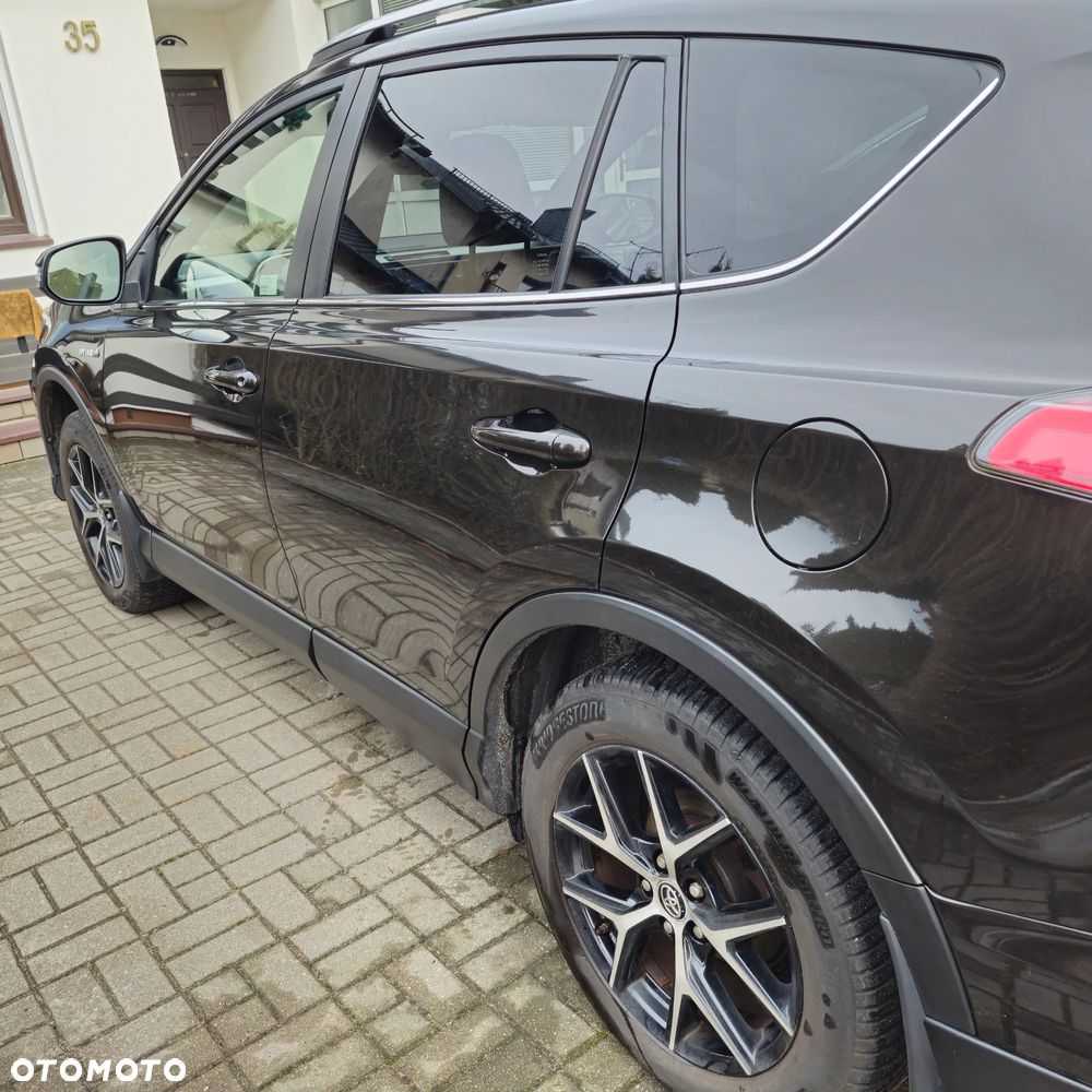 Toyota RAV4 - 6