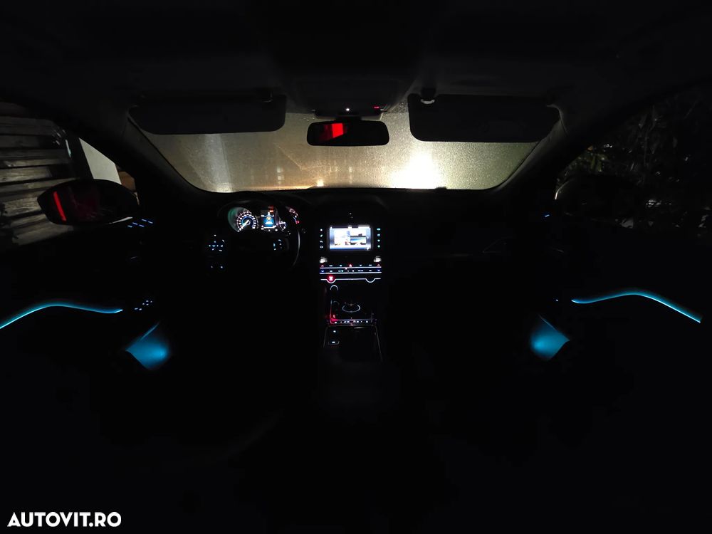 Jaguar F-Pace 20d Aut. Prestige - 13