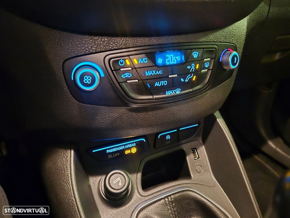 Ford Tourneo Courier 1.0 EcoBoost Titanium - 13