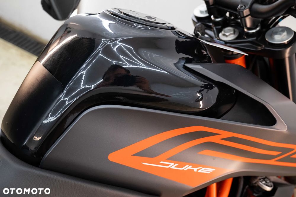 KTM Duke 125 - 21
