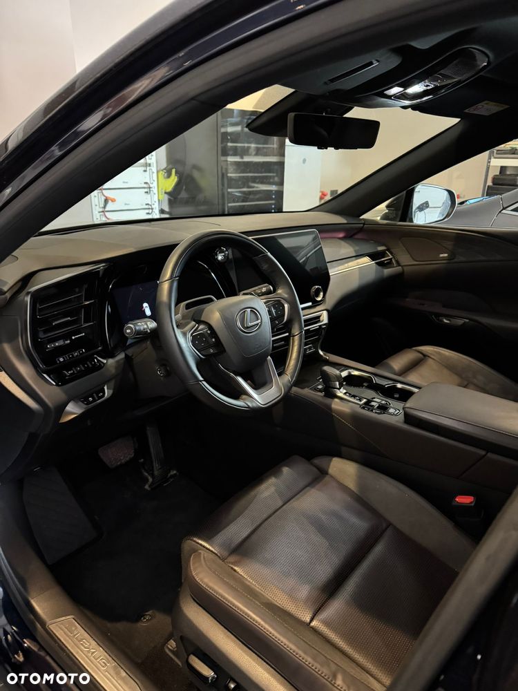 Lexus RX 450h+ Omotenashi - 6