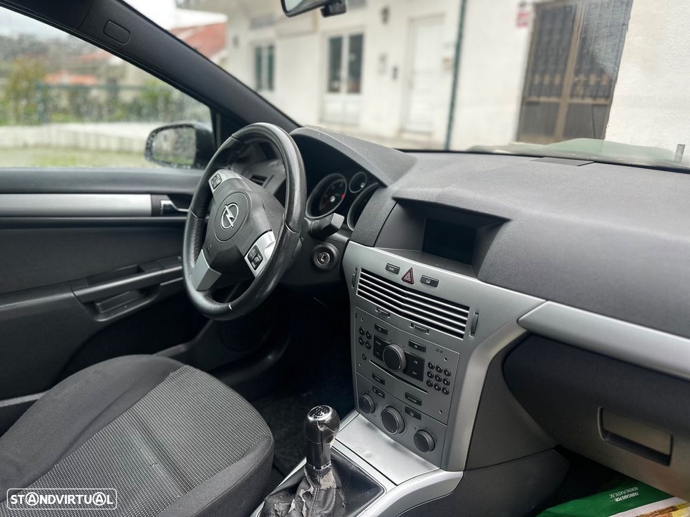 Opel Astra GTC 1.7 CDTI - 4
