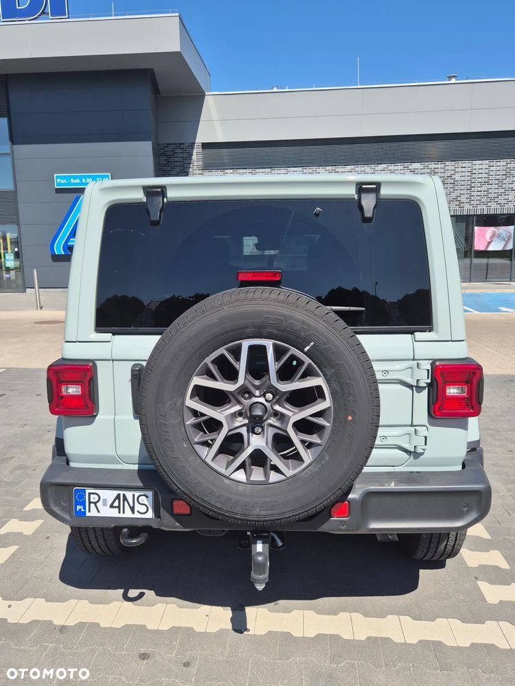 Jeep Wrangler - 16