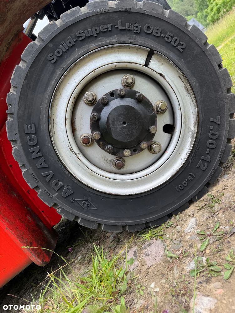 Manitou MI25D Wózek Widłowy 2,5 tony. Posuw Hydrauliczny. tylko 2500mtg. Maszt triplex. Wolny skok! Wysokość Podnoszenia 5 metrów. Jak nowy z Salonu. Pochodzi z Norweskiego Gospodarstwa! Aktualne przeglądy DEKRA i serwisy!  Silnik Yanmar. Małe gabarety bardzo zwrotna maszyna! Zero luzów wycieków i zniszczeń. OKAZJA. Pełny ORYGINAŁ! Rok Prod. 2014. Oświetlenie. OKAZJA - 24