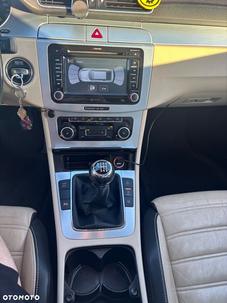 Volkswagen Passat CC - 32