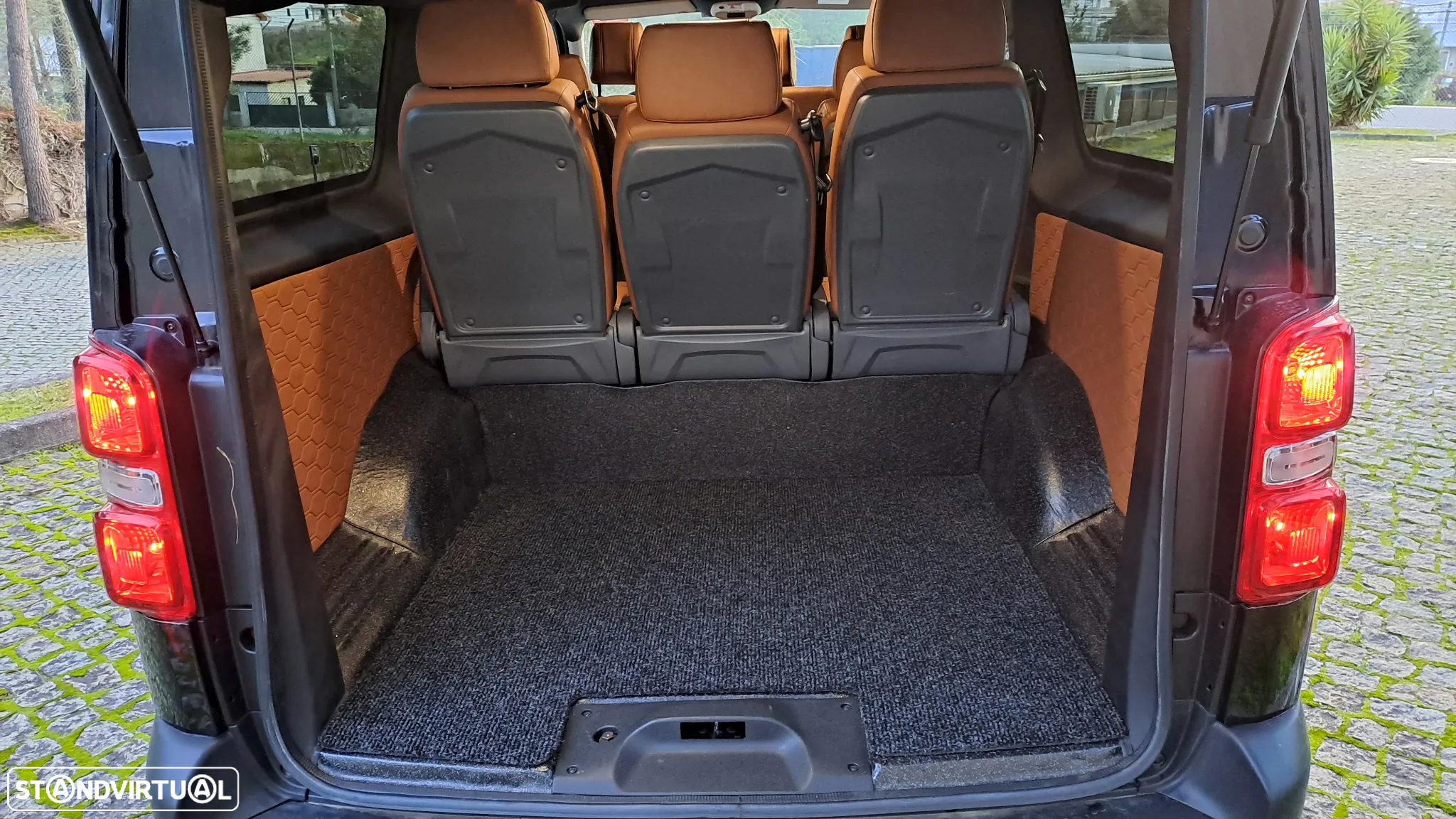 Opel Vivaro 1.5 CDTi L3H1 Essentia Inc - 11