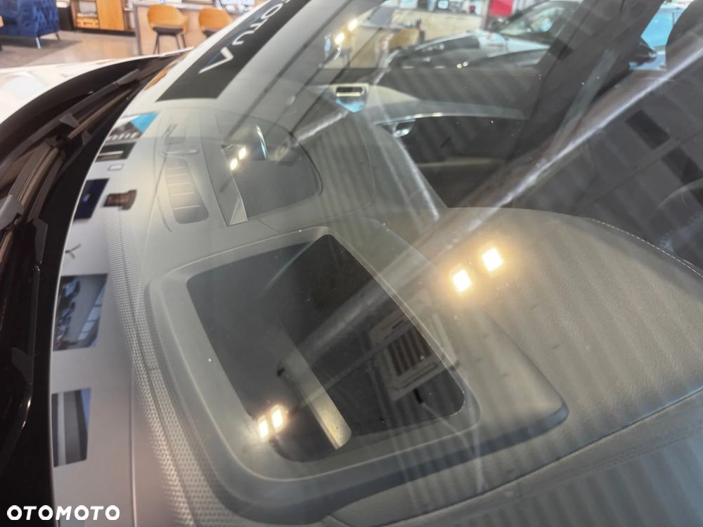 Volvo XC 90 B5 D AWD Ultimate Dark - 28