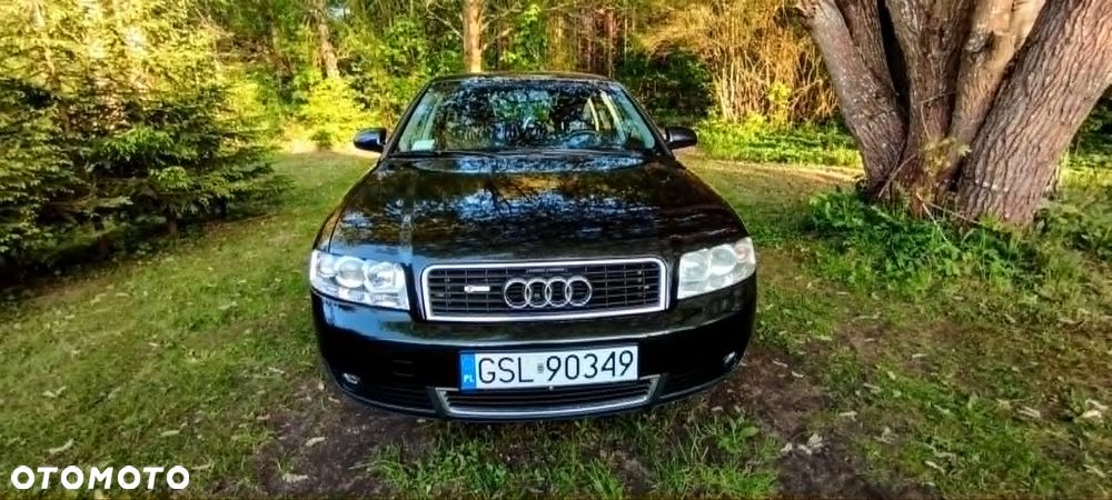 Audi A4 Limousine - 1