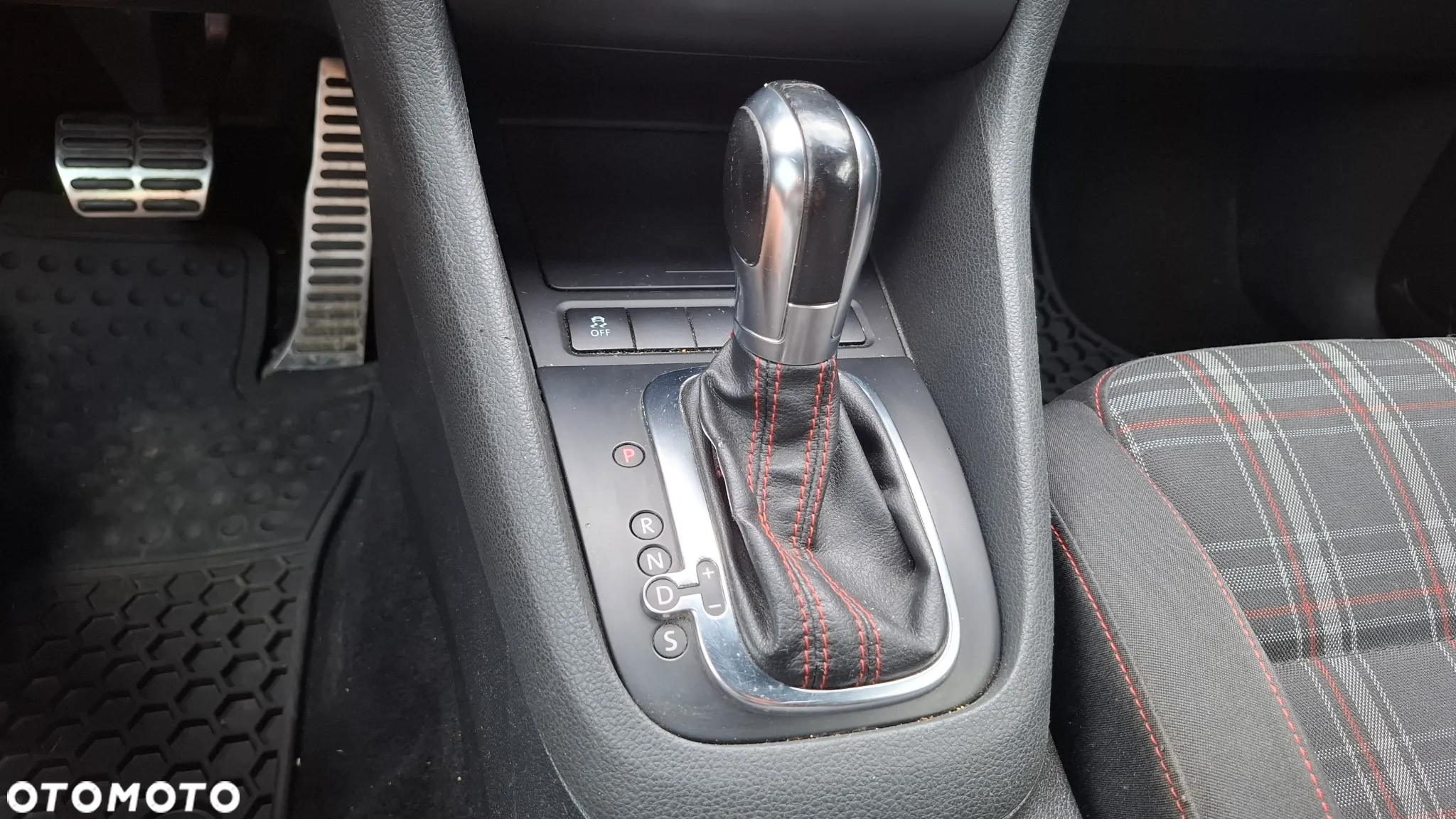Volkswagen Golf VI 2.0 TSI GTI DSG - 13
