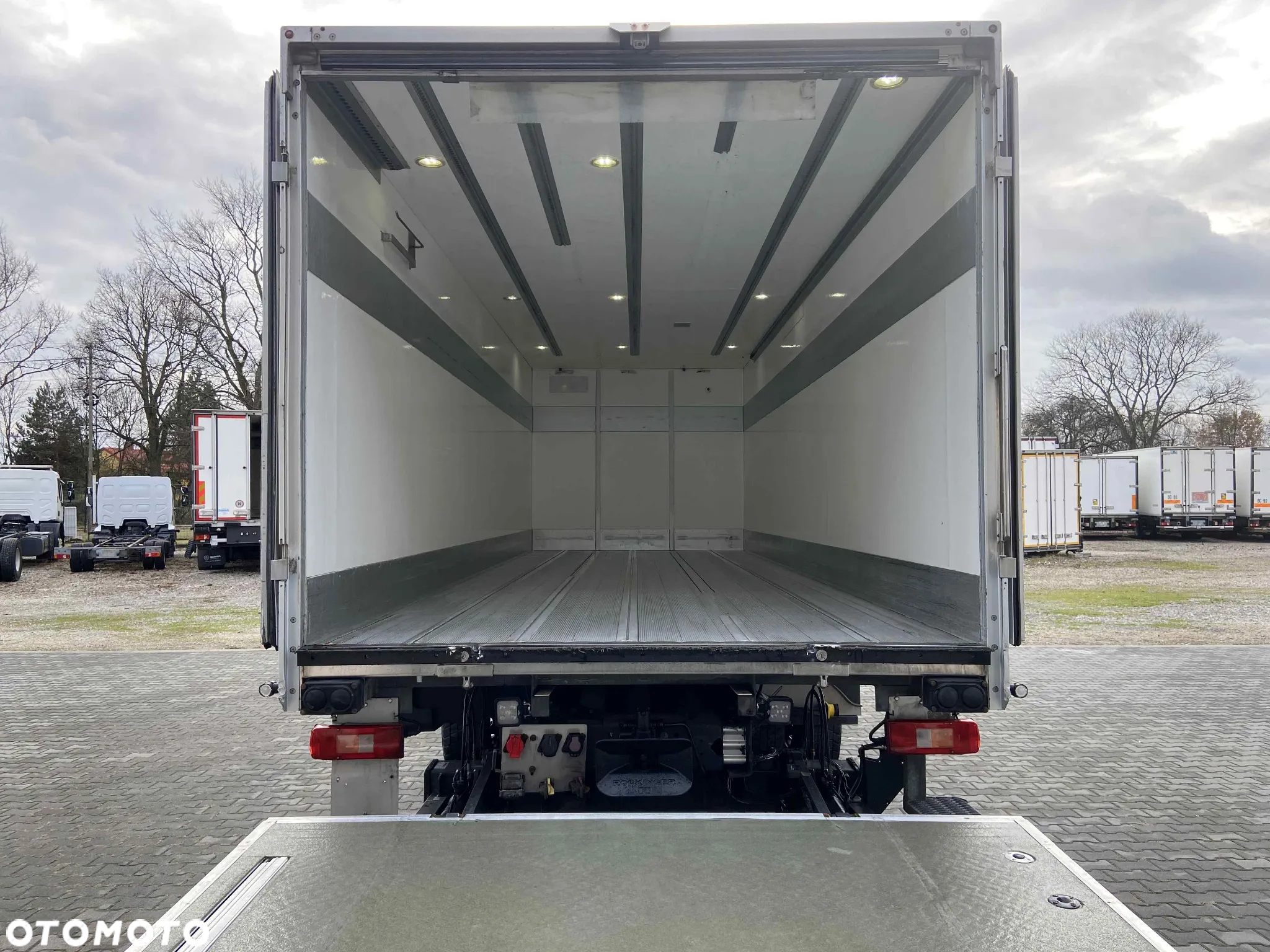 Volvo FE 320 IZOTERMA SYPIALKA 18 PALET - 7