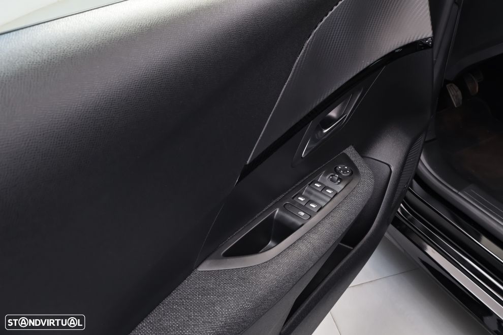 Peugeot 208 1.2 PureTech GT - 23