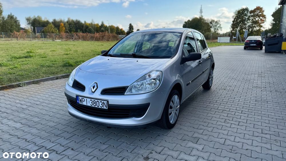 Renault Clio 1.2 16V Authentique - 1
