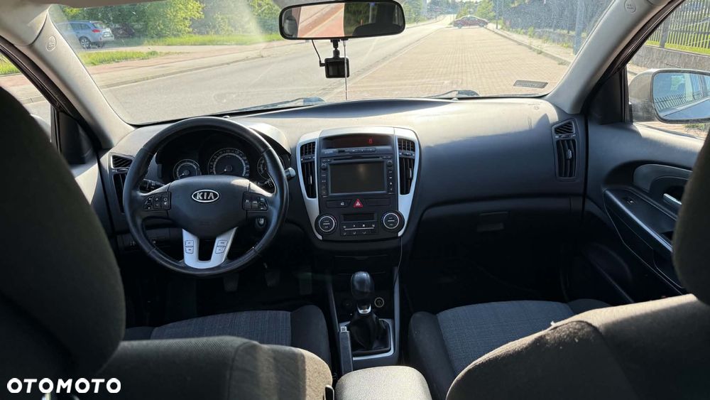 Kia Ceed 1.6 Crdi Comfort + - 5