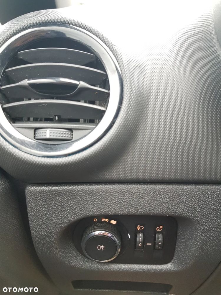 Opel Corsa 1.2 16V Essentia - 15