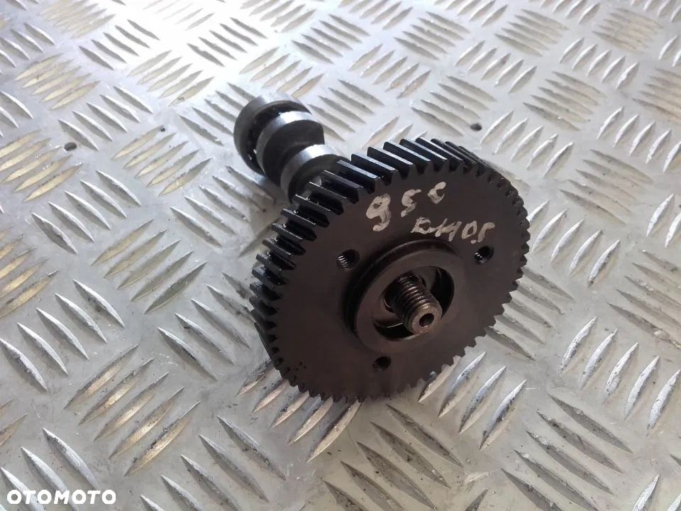 WAŁEK KRZYWKOWY POMPY Wtryskowej kubota d 1105 - 2